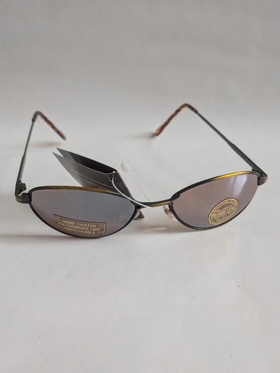 NWT TruVintage 90\'s/Y2K lady\'s casual fashion sunglasses w/Coppermax lens tech main image 6